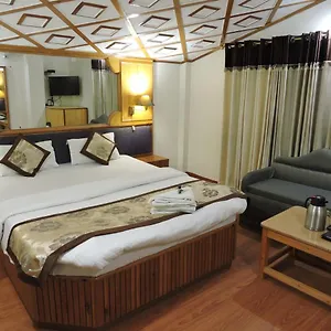 2* Hotel Chaman Palace